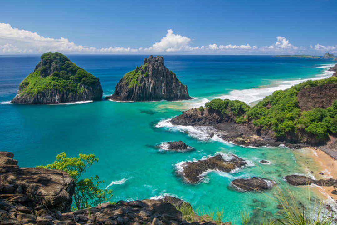 Águas transparentes de Fernando de Noronha